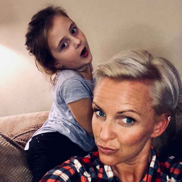 “Meet the Posher” - Picture 4 of 8